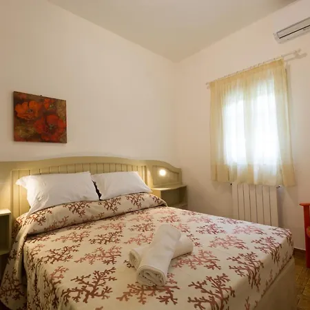Campanile Sleeps 6 Pool Air Con Wifi Villa Ostuni